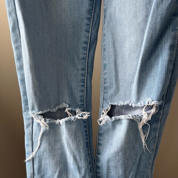 Levi 720 High Rise Super Skinny Blue Distressed 24 - Picture 7 of 10